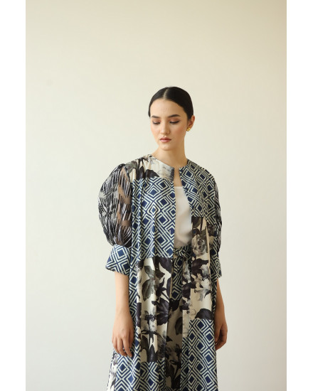 Nura Top Navy Black Floral